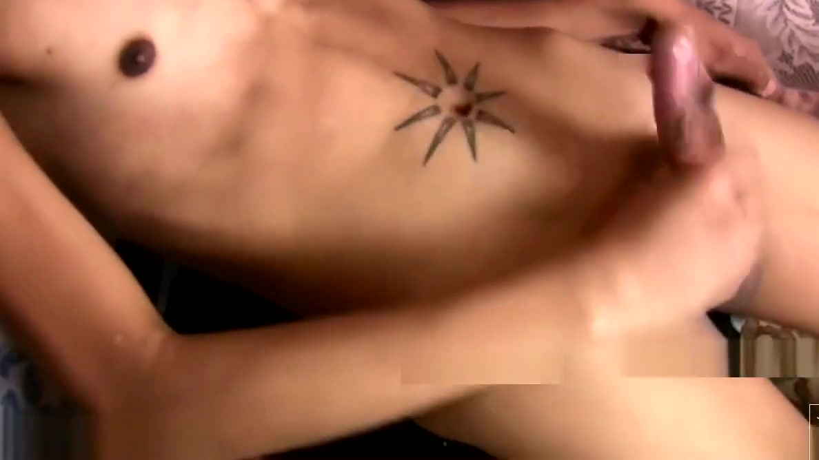 Slim teen 18+ femboy with curly hair masturbates her monstercock