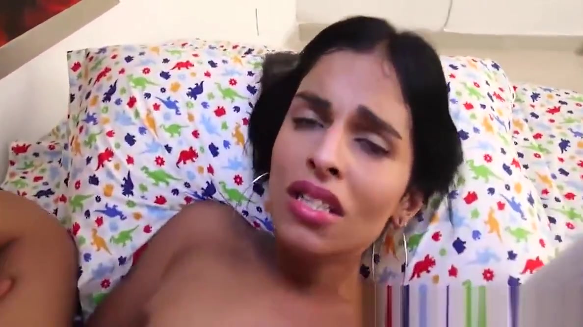 Beautiful shemale Jessi Martinez wants hard cock in her anus
