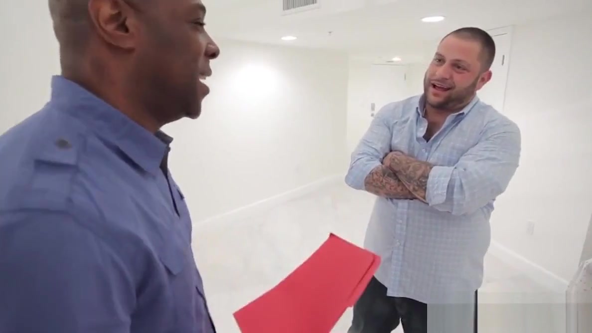Latina tranny assfucked by realestate broker