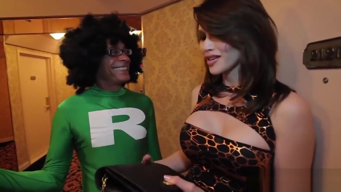 Bigtitted ladyboy pounded in tight butthole
