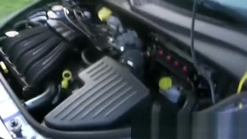 Redhead shebabe strips down in exchange for the car fix