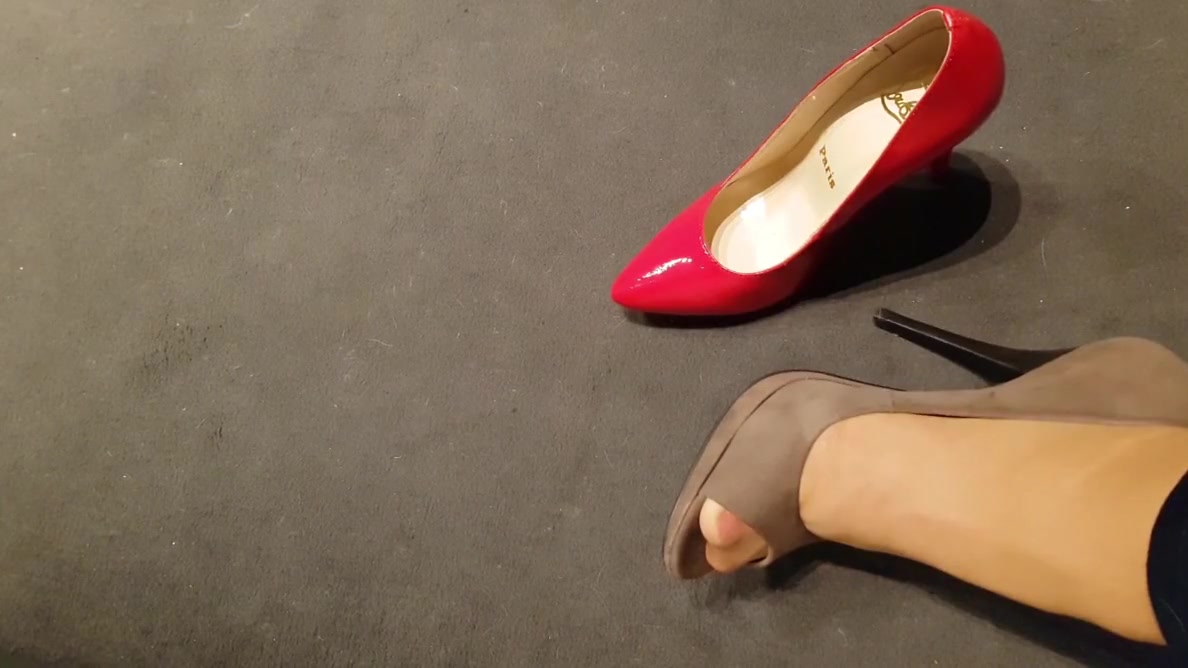 Unpacking the heels of cumonheels81's wife