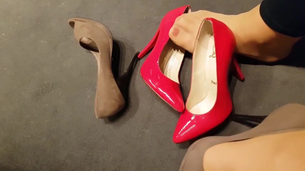 Unpacking the heels of cumonheels81's wife