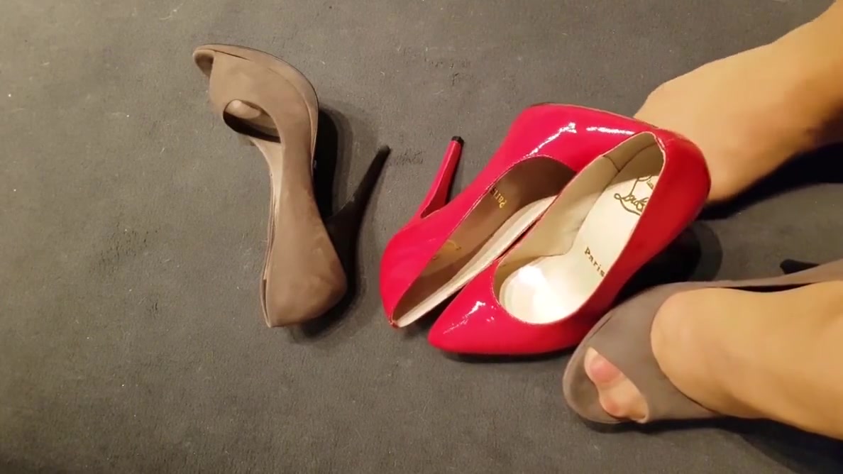 Unpacking the heels of cumonheels81's wife