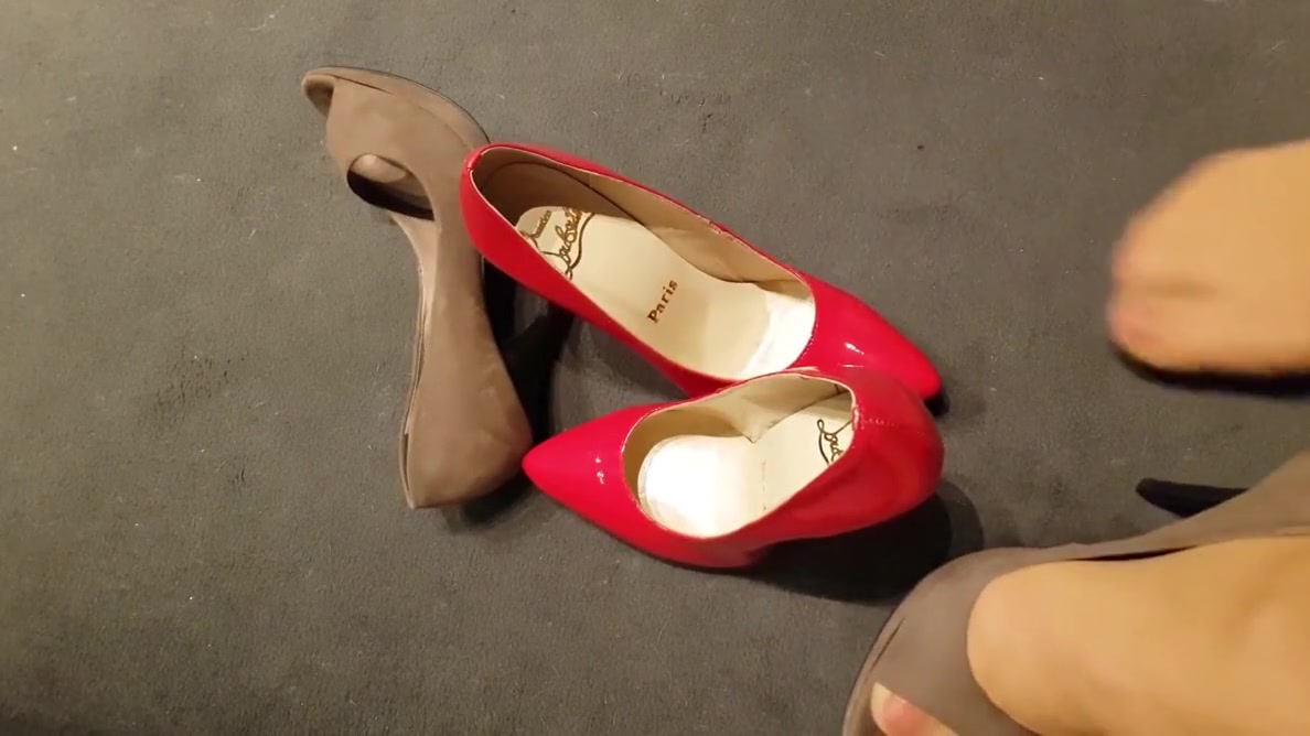 Unpacking the heels of cumonheels81's wife