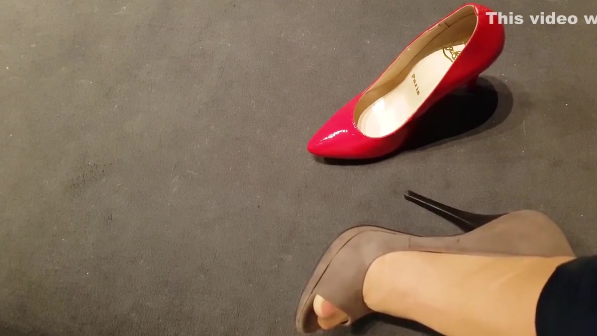 Unpacking the heels of cumonheels81's wife
