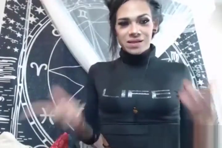 Black tranny monsterdick Cam