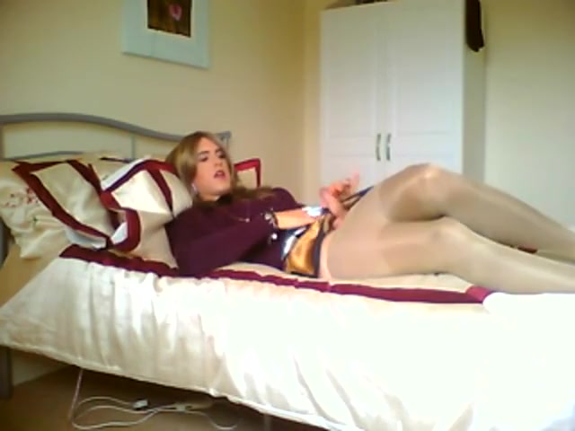 Ashleyjones26 smoking and having fun