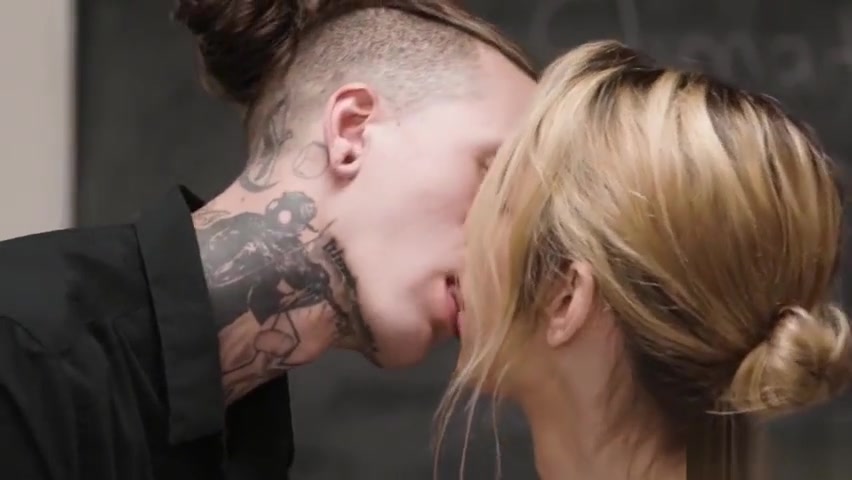 Hot Tgirl Barbara Perez bangs female Ninas pussy