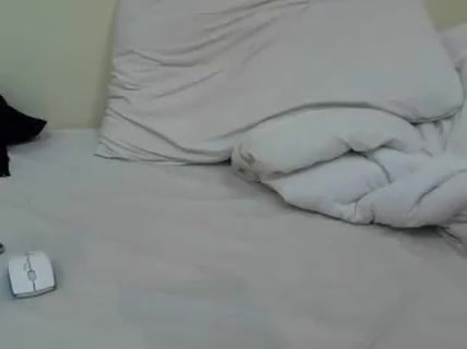 Thai Ladyguy jerking off