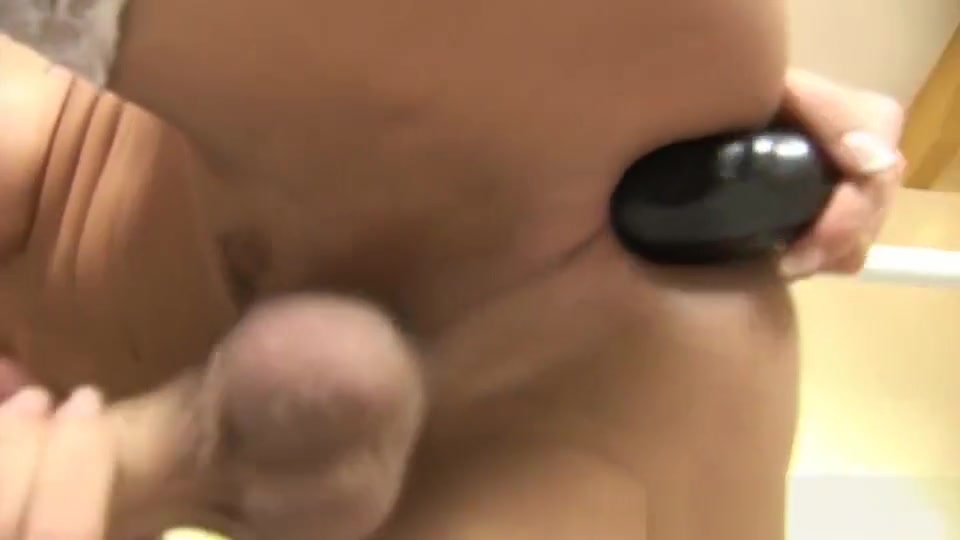 Dany De Castros butt Is penetrated With A enormous vibrator