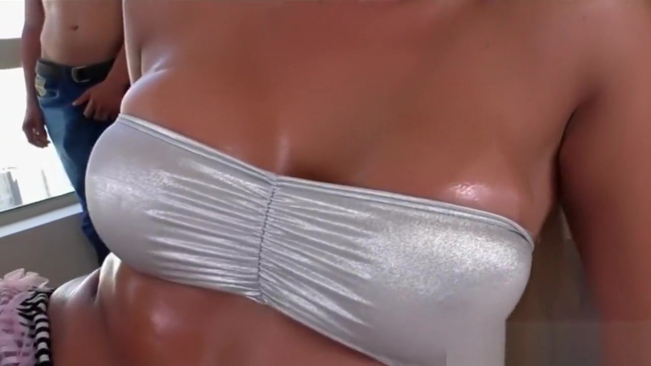 Glamour tranny Hellen Carvalho analyzed