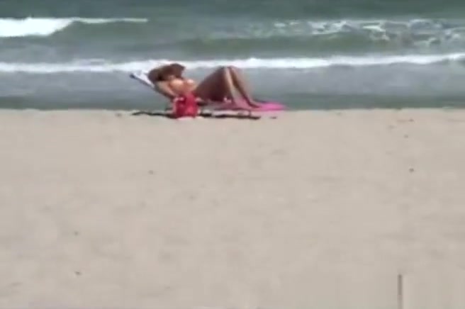 t-girl Ariel slams Chip