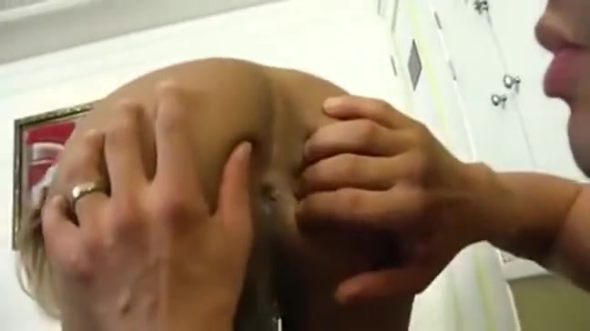 blond loves It raw