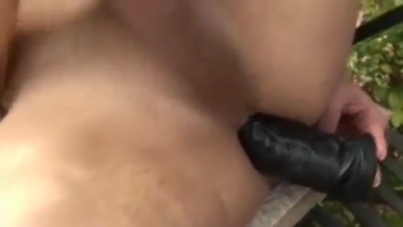'BRUNETTE' SHEMALE CUMSHOTZ 6