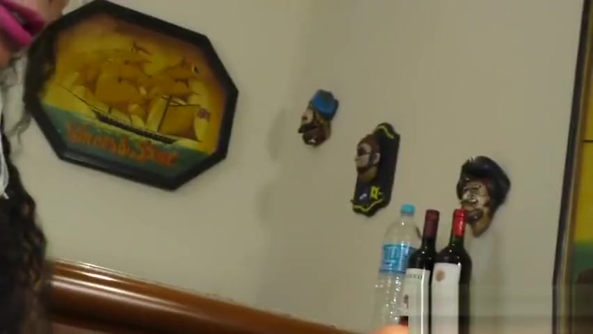 Tattooed shemale Isa Potter Jams A massive sex tool Up Her Rectum