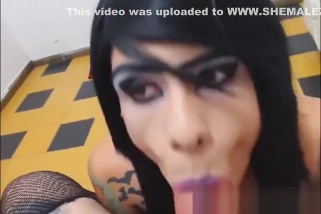 Skinny tranny Slurps A biggest dong