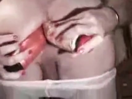 Anal gaping -DP Anal - playing with a can
