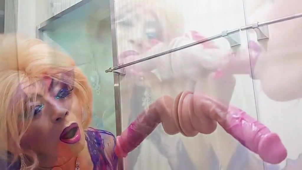Sissy Niclo fine Makeup Playing Blowjobs2