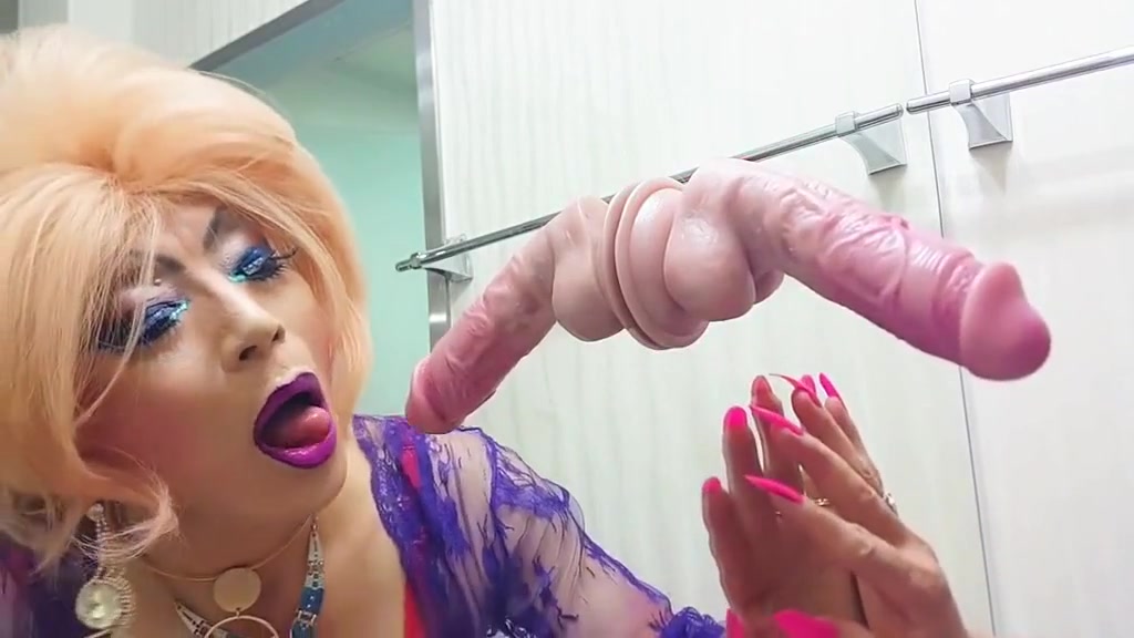 Sissy Niclo fine Makeup Playing Blowjobs2