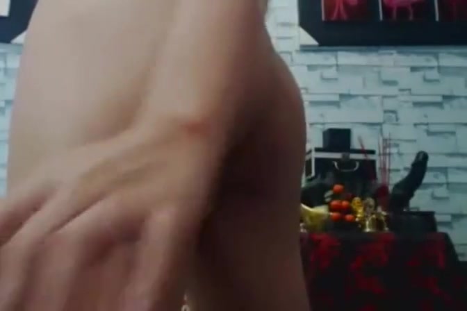 lustful shemale Masturbates And bangs Her wazoo