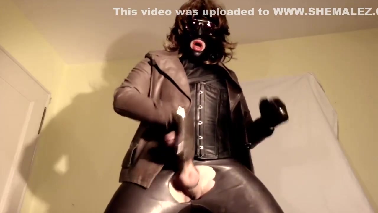 GLOVER1000 - Tv Milking Queen In Brown Leather