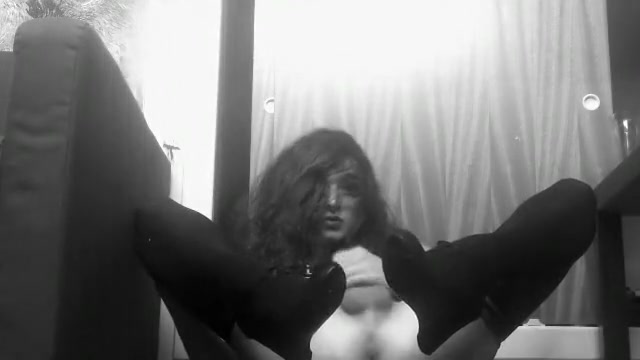 teen 18+ sissy masturbating