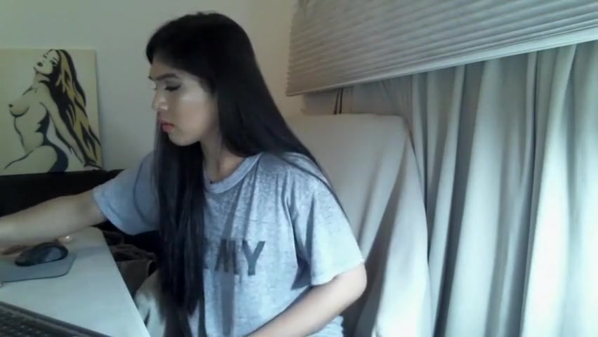 Sexy teen 18+ Cassie explodes with cum
