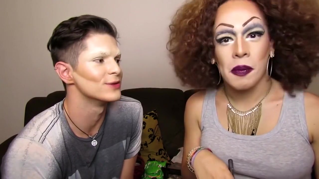 Gloria Groove make a Drag