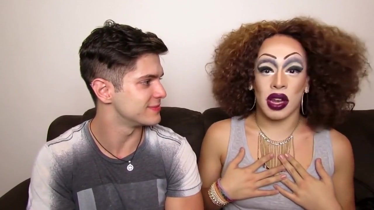 Gloria Groove make a Drag