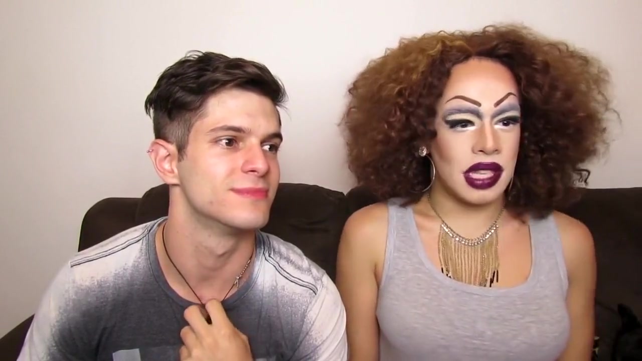 Gloria Groove make a Drag