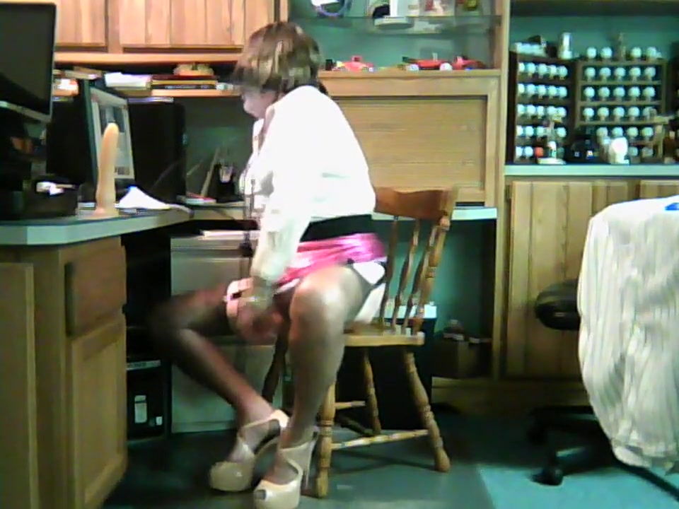 Kimmi Cums
