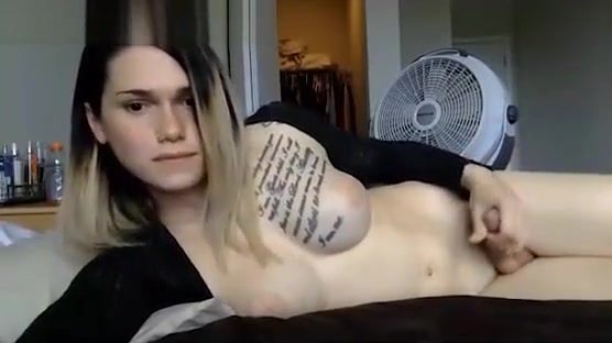 Tattoed amateur Shemal With wonderful tits Masturbat