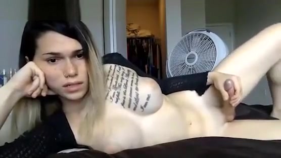 Tattoed amateur Shemal With wonderful tits Masturbat