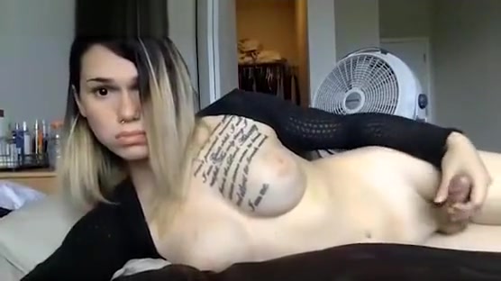 Tattoed amateur Shemal With wonderful tits Masturbat