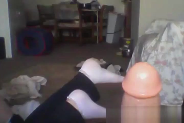 Hot tranny Masturbate while Sucking her Toy