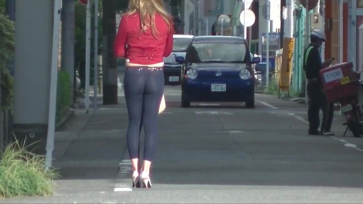 tv tights walk public