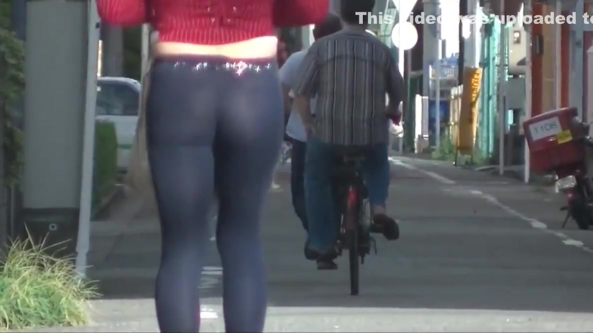 tv tights walk public