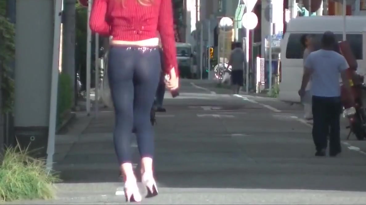 tv tights walk public
