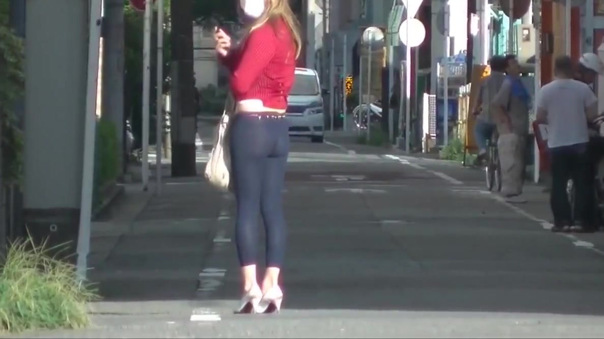 tv tights walk public