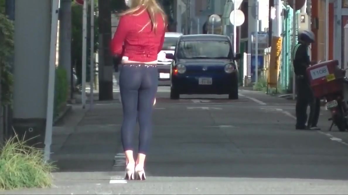 tv tights walk public