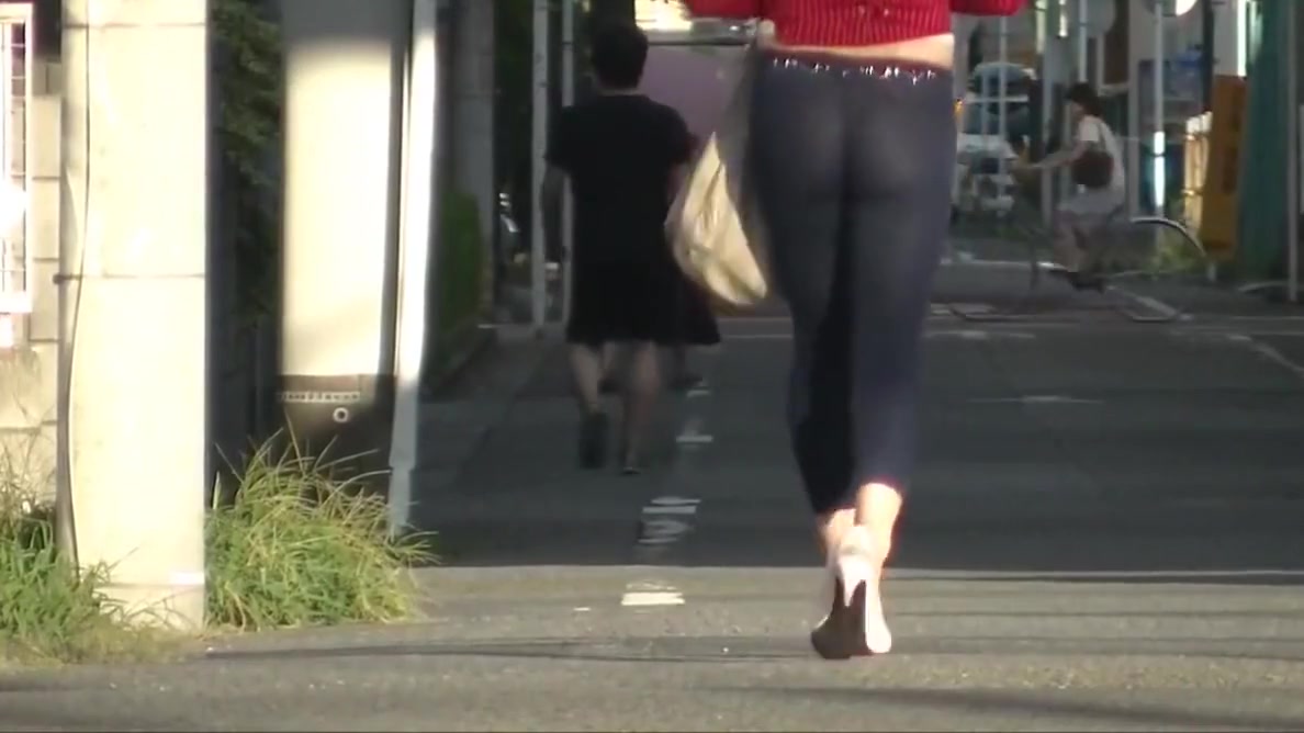 tv tights walk public