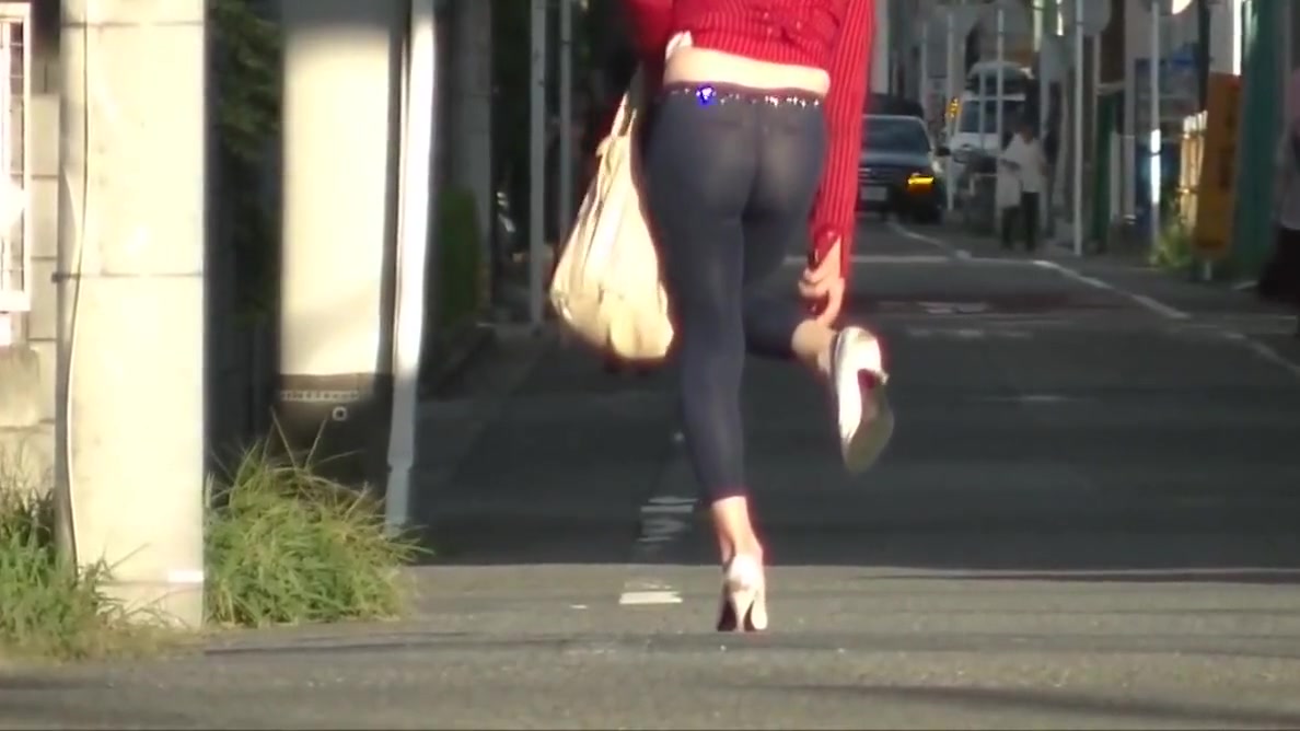 tv tights walk public