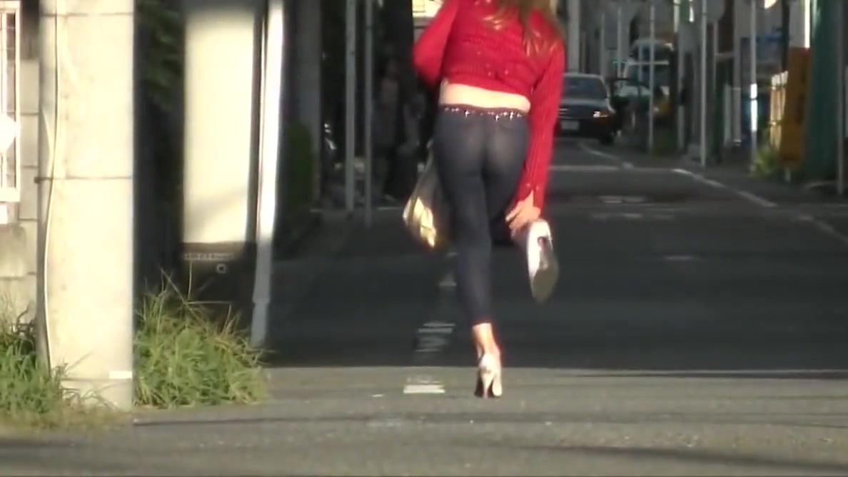 tv tights walk public
