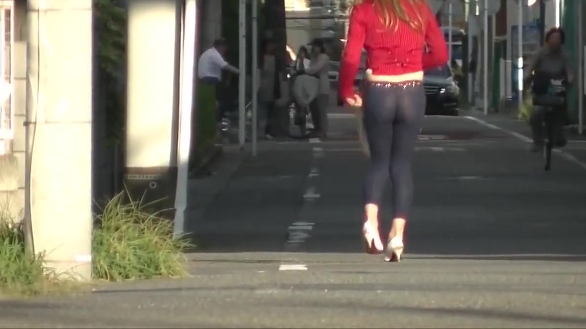 tv tights walk public