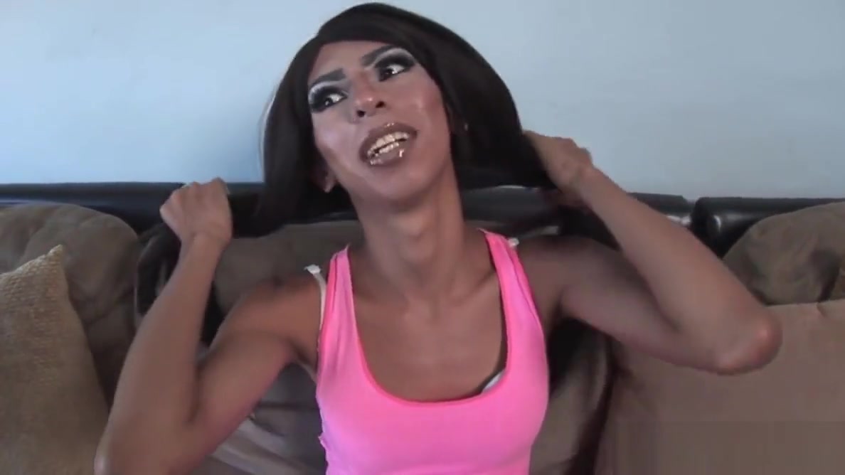 Casting tranny pulling her cock at audition