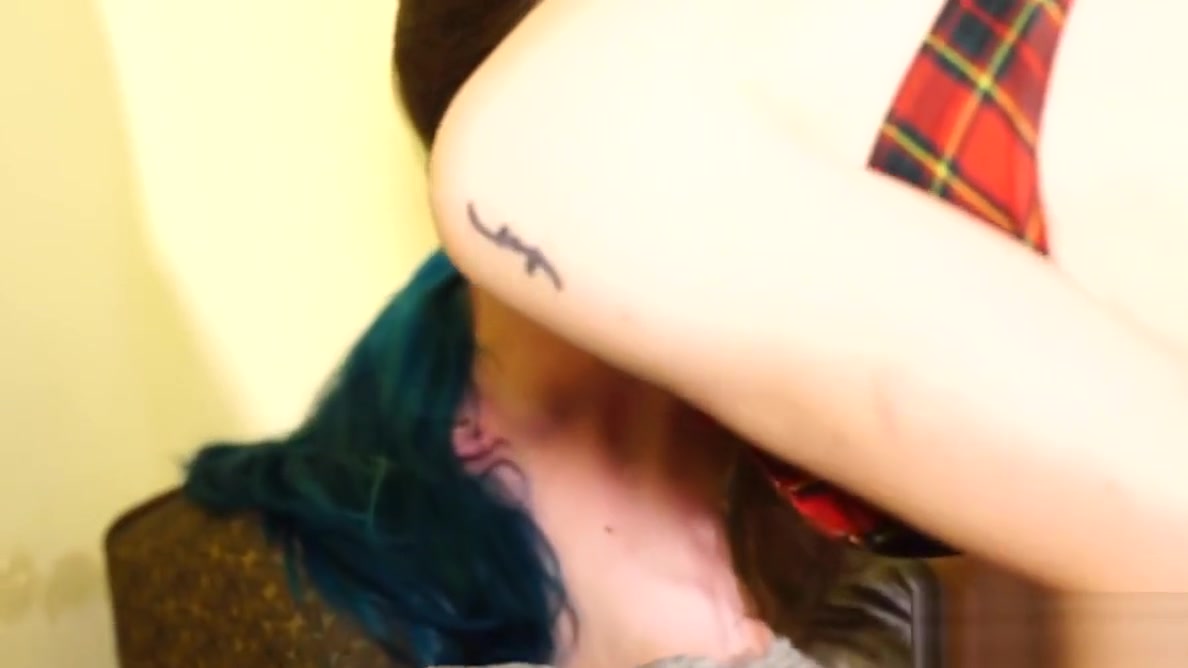 Lesbo tranny cocksucking tgirl in stockings