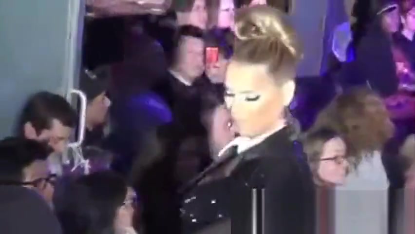Hot shemale show girl
