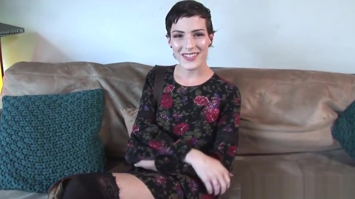 Young tgirl wanking her dick at casting