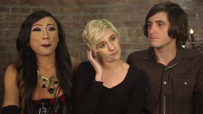 Sexy bdsm ts babe sucked off in threeway